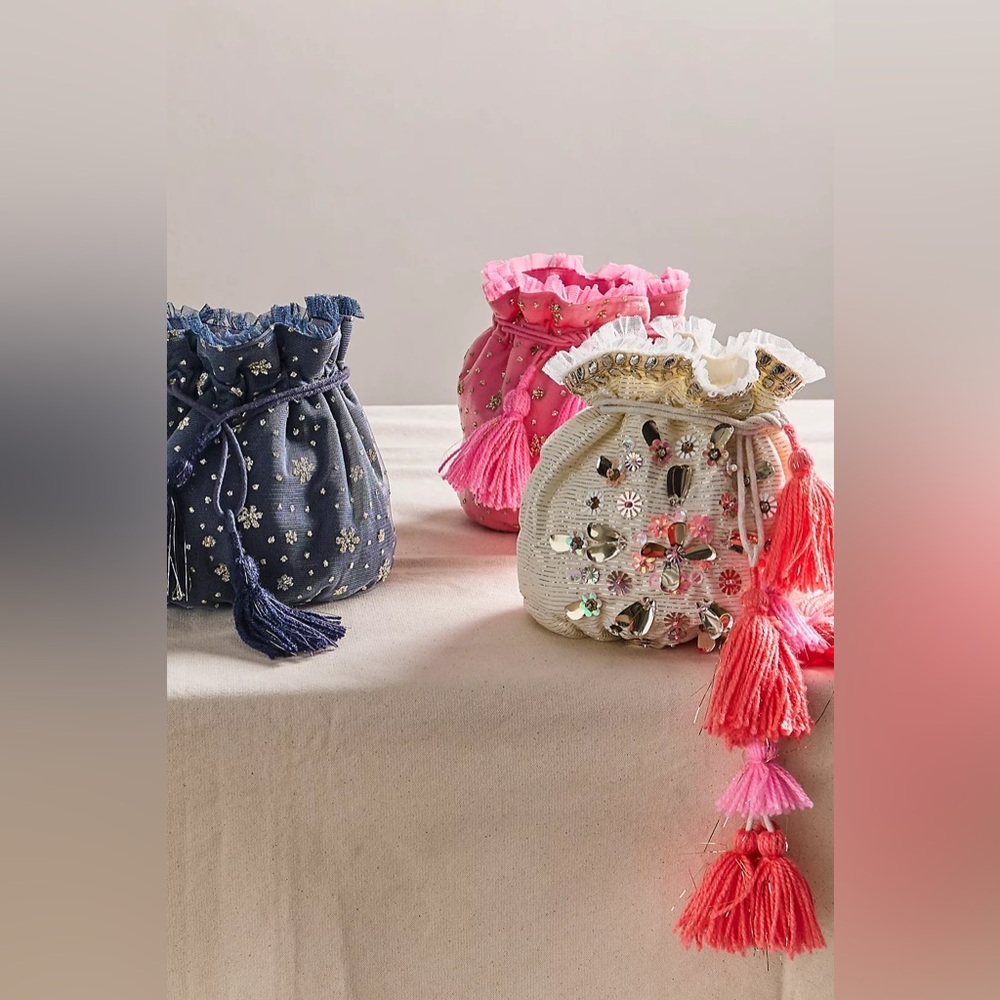 NWOT FREE PEOPLE Seasons Sparkle Mini Gift Sack | Snowflake MSRP $58 CURRENT - Picture 4 of 10